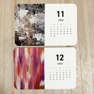 モダンで和風の抽象画が美しいカレンダー。デスクに置くだけで空間が整い、作業環境が快適になります。A calendar featuring beautiful modern and Japanese-inspired abstract art. Placing it on your desk organizes your space and enhances your work environment.